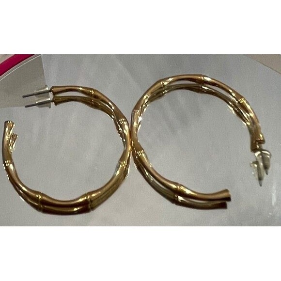 Large gold bamboo design hoop earrings - Picture 2 of 3